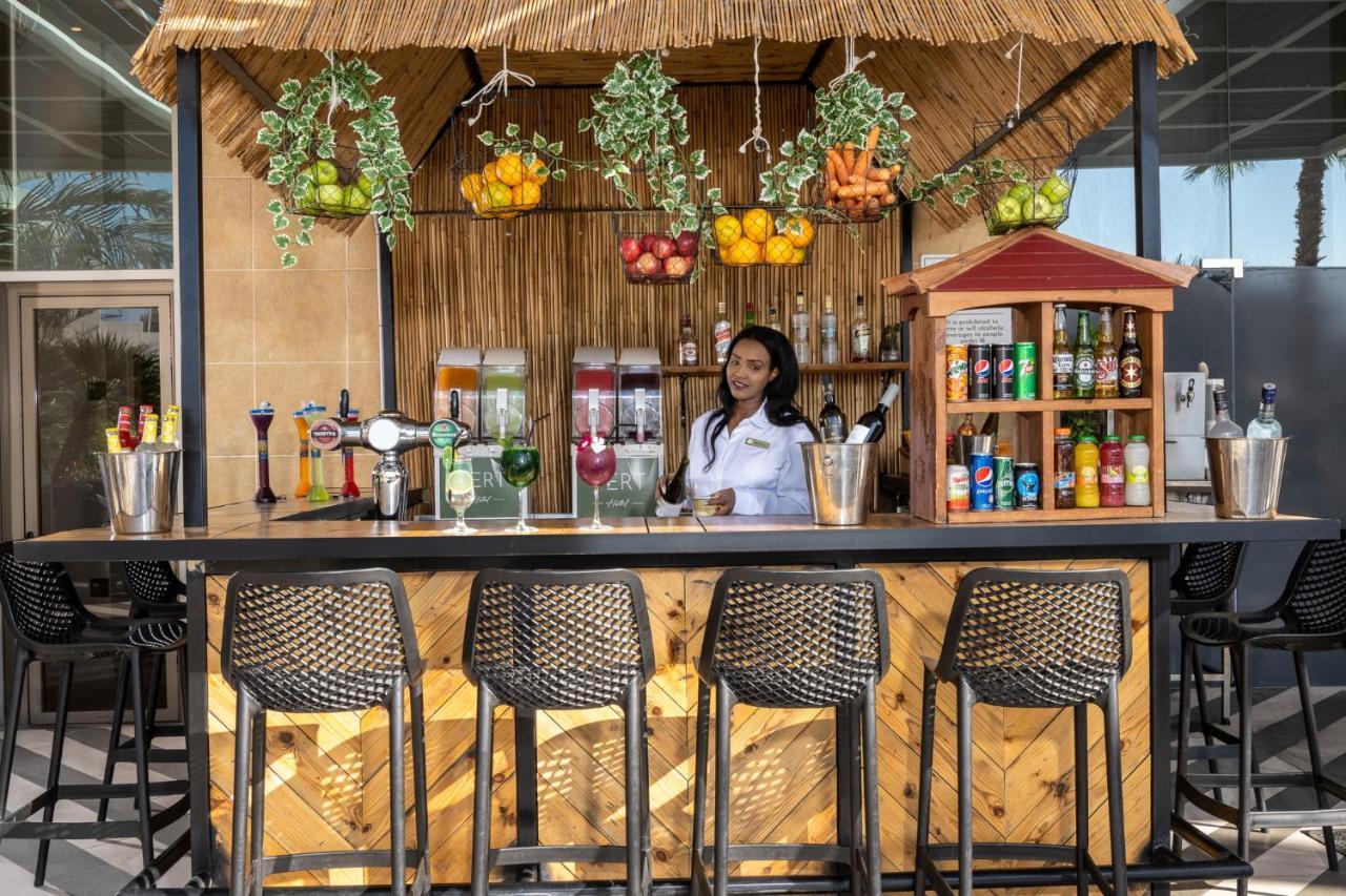 Vert Hotel Eilat By Afi Hotels Eksteriør billede A bar in the airport