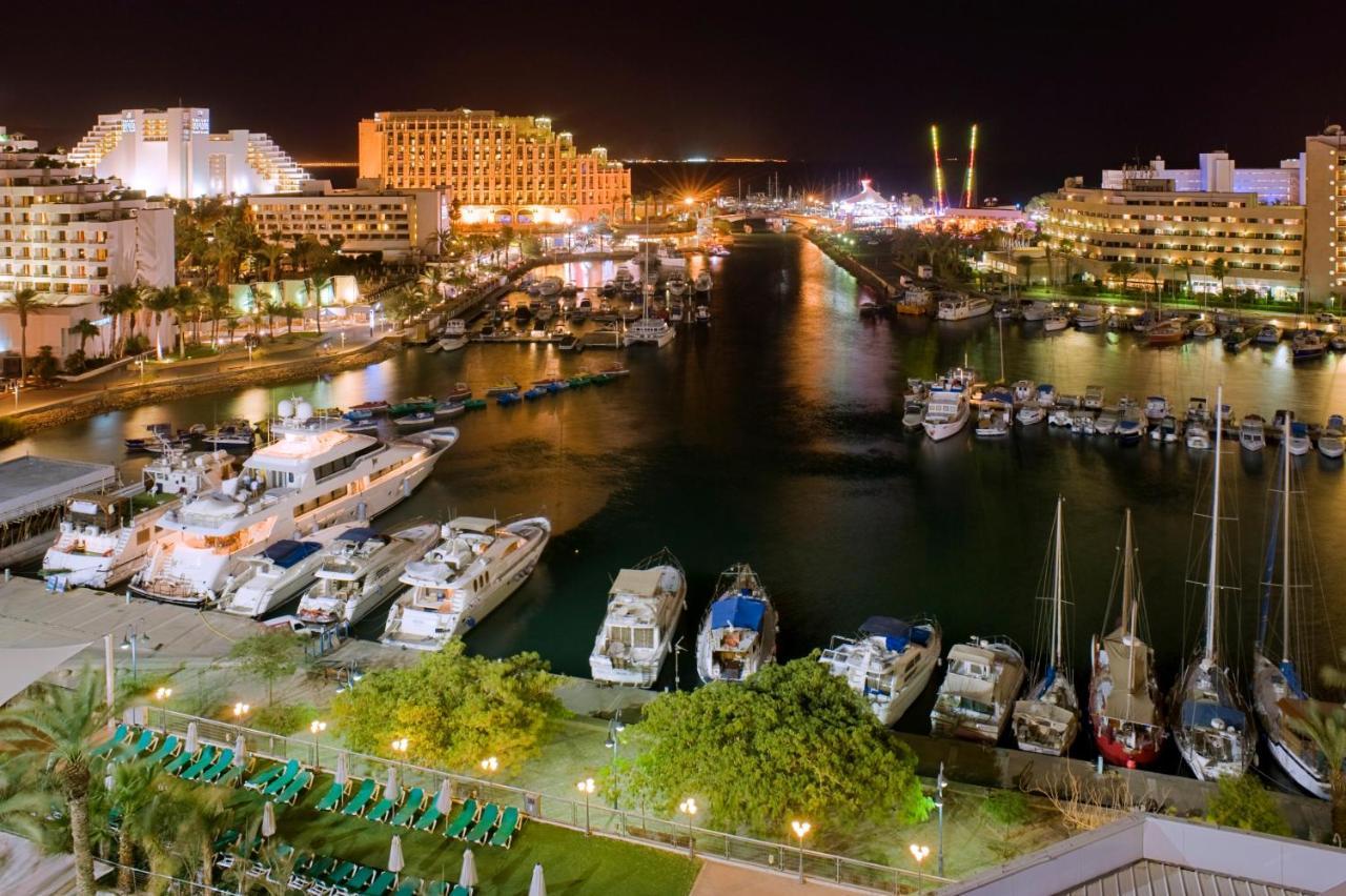 Vert Hotel Eilat By Afi Hotels Eksteriør billede Marina del Rey at night